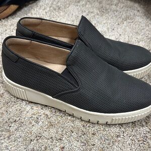 Soul By Naturalizers Black Slip Ons